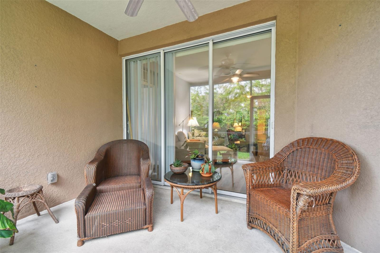 Outdoor screened in covered lanai