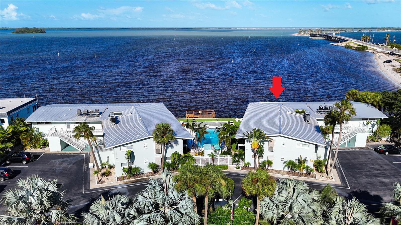 Concord Arms. Dunedin Causeway to the right, leading to Honeymoon Island.