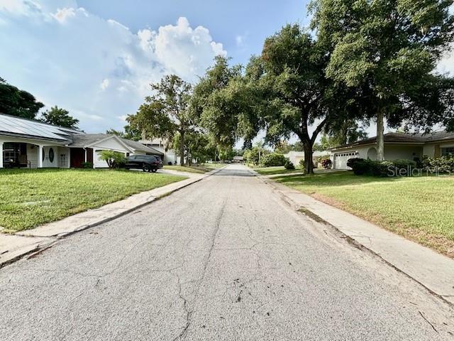 Nice & Quiet Street