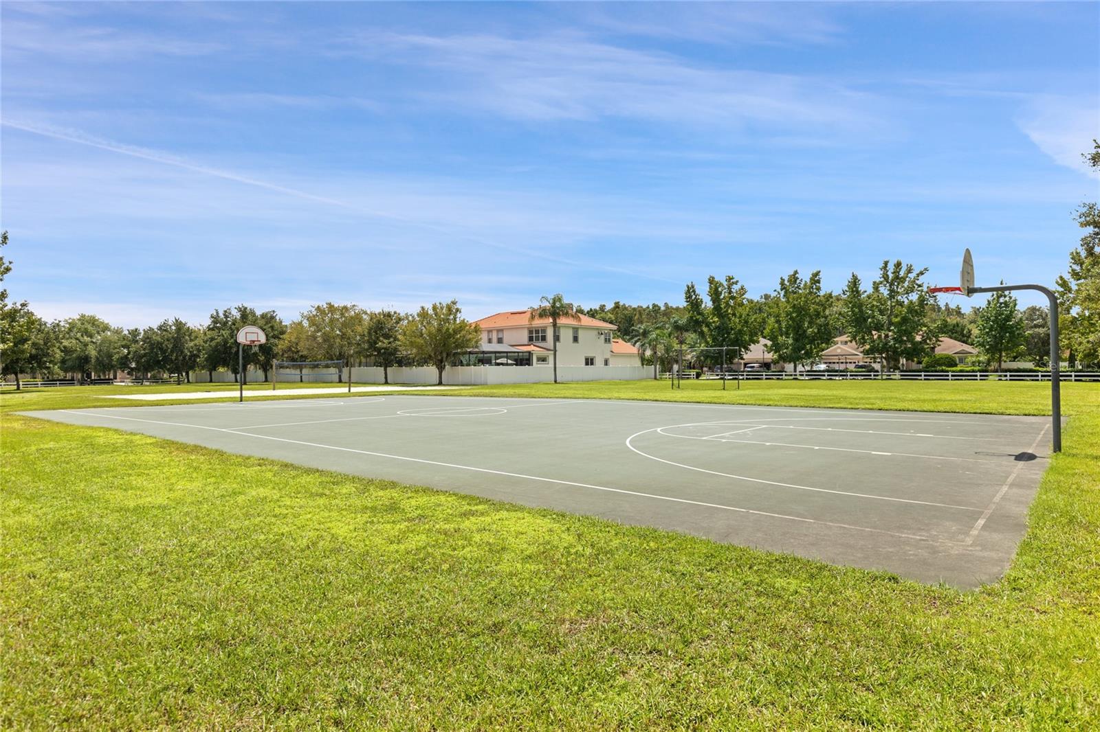 Basketball court at Main Park