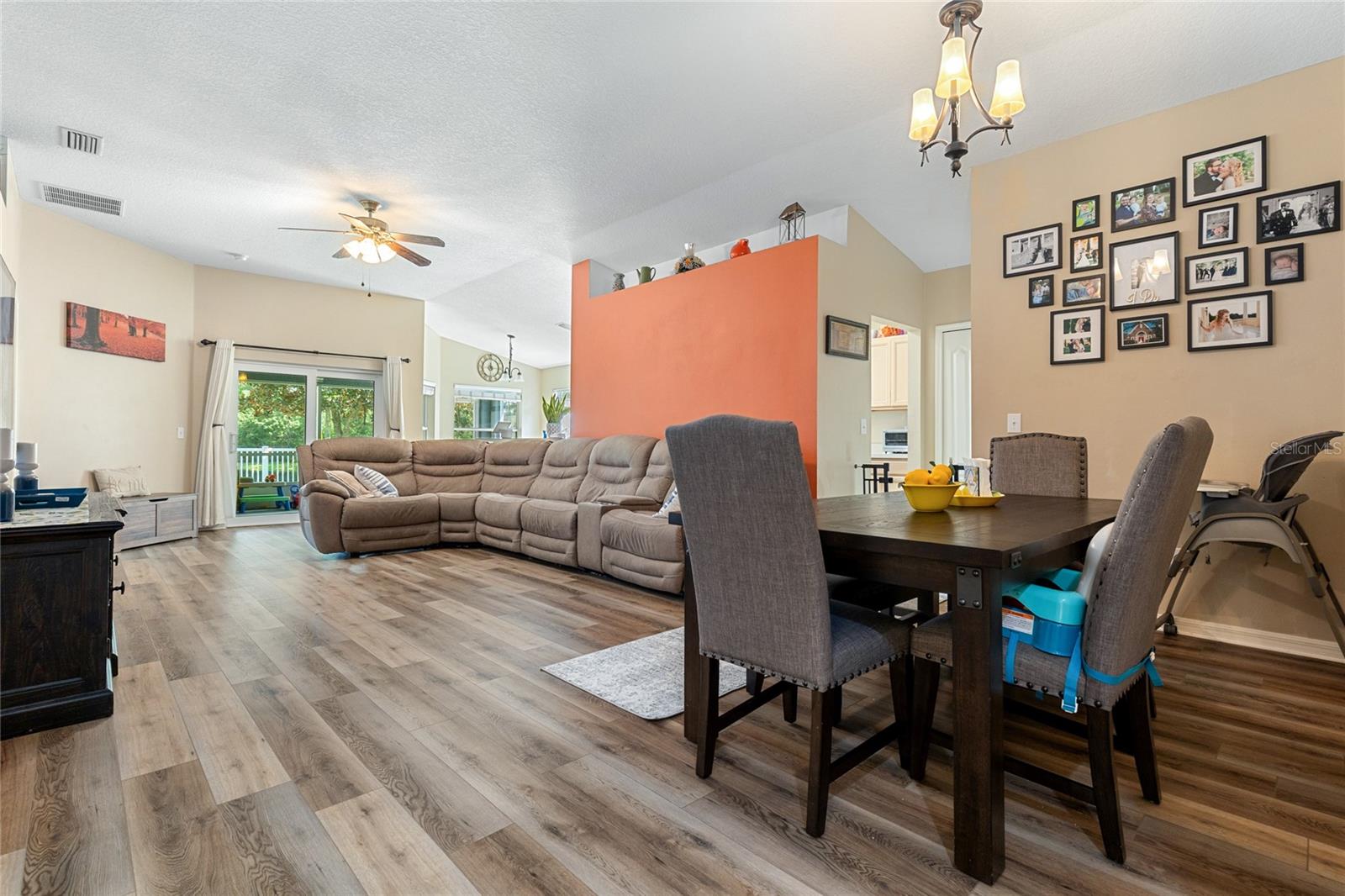 Dining room/Huge Livingroom combo