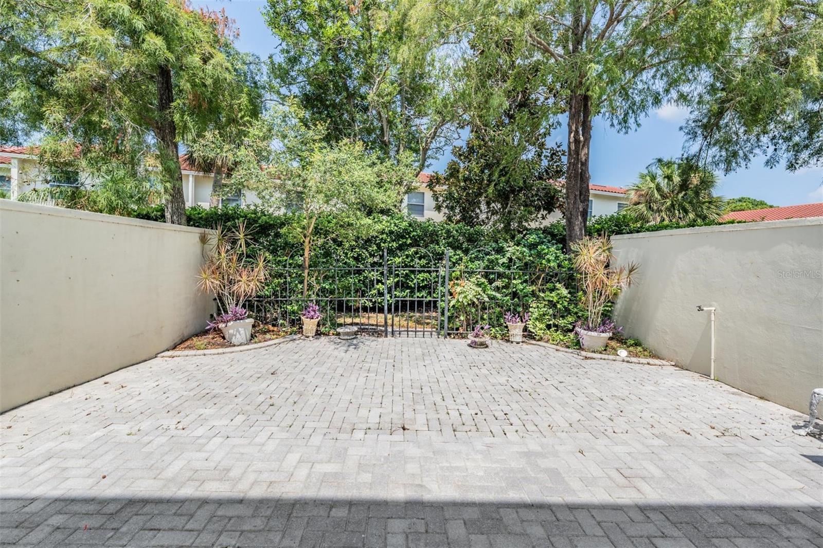 Large Private & Fenced Patio