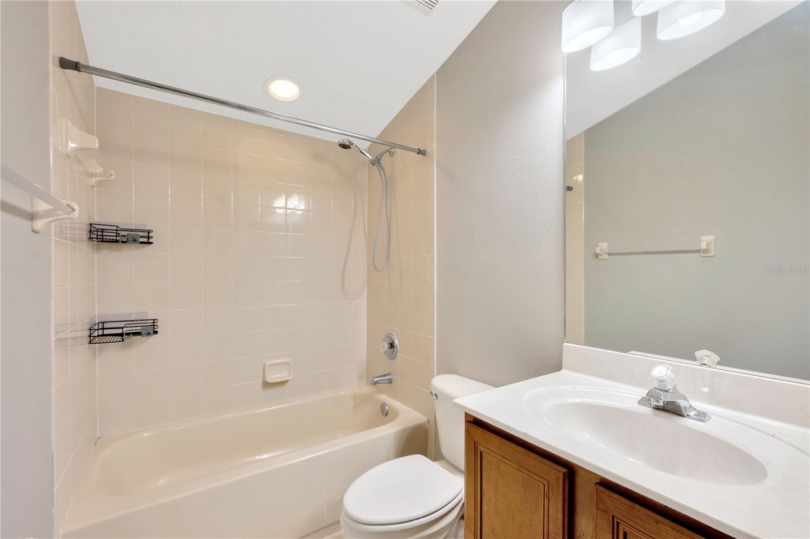 806 Red Ash Ct - 2nd Floor Guest Bathroom #2