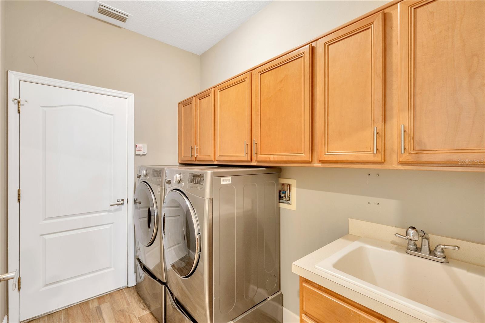 806 Red Ash Ct - Utility Room