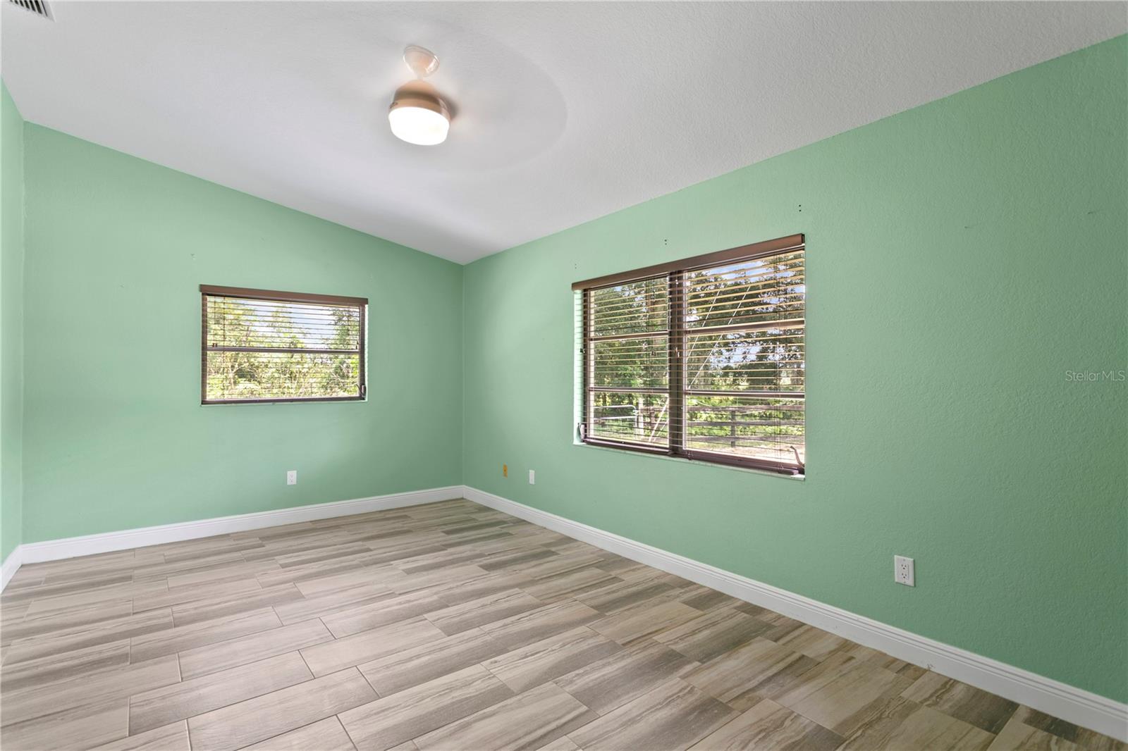 Main House - 2nd bedroom