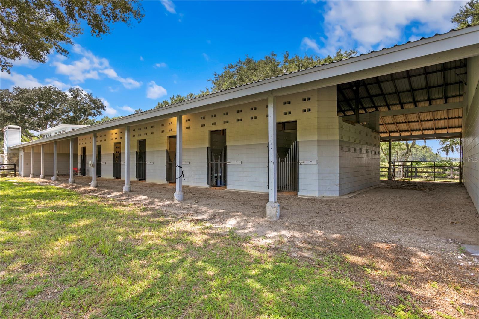 14 Stall Barn