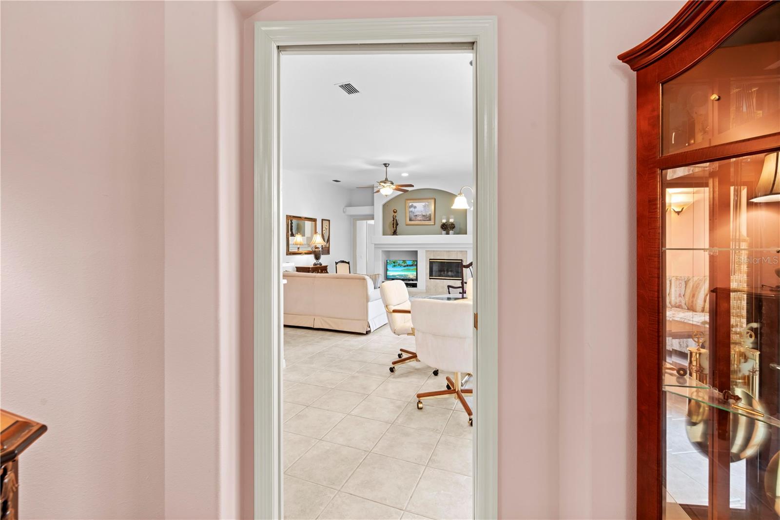 Dining Room Access to Kitchen