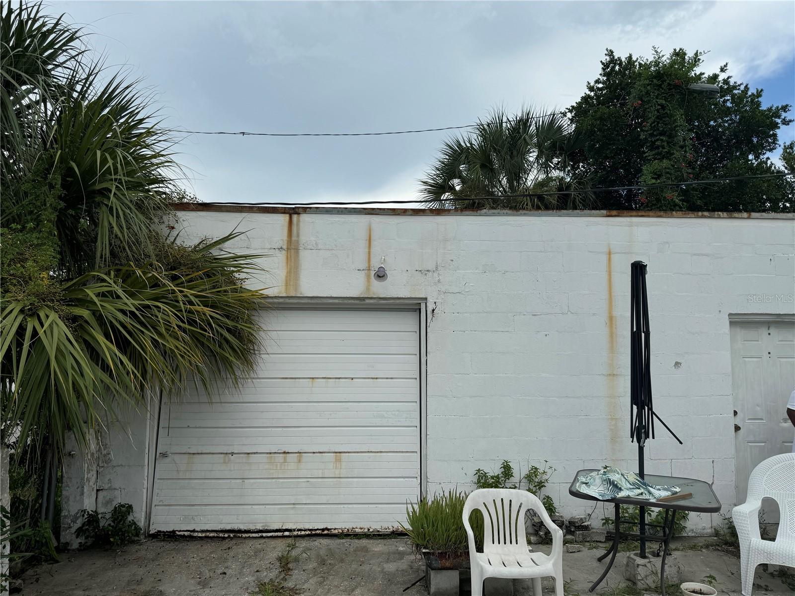 Garage/Laundry Room