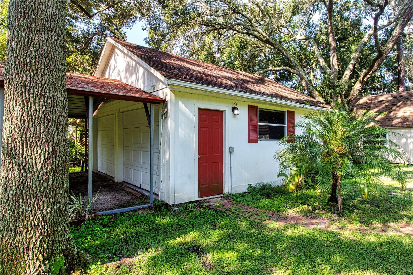 side door to garage/carport