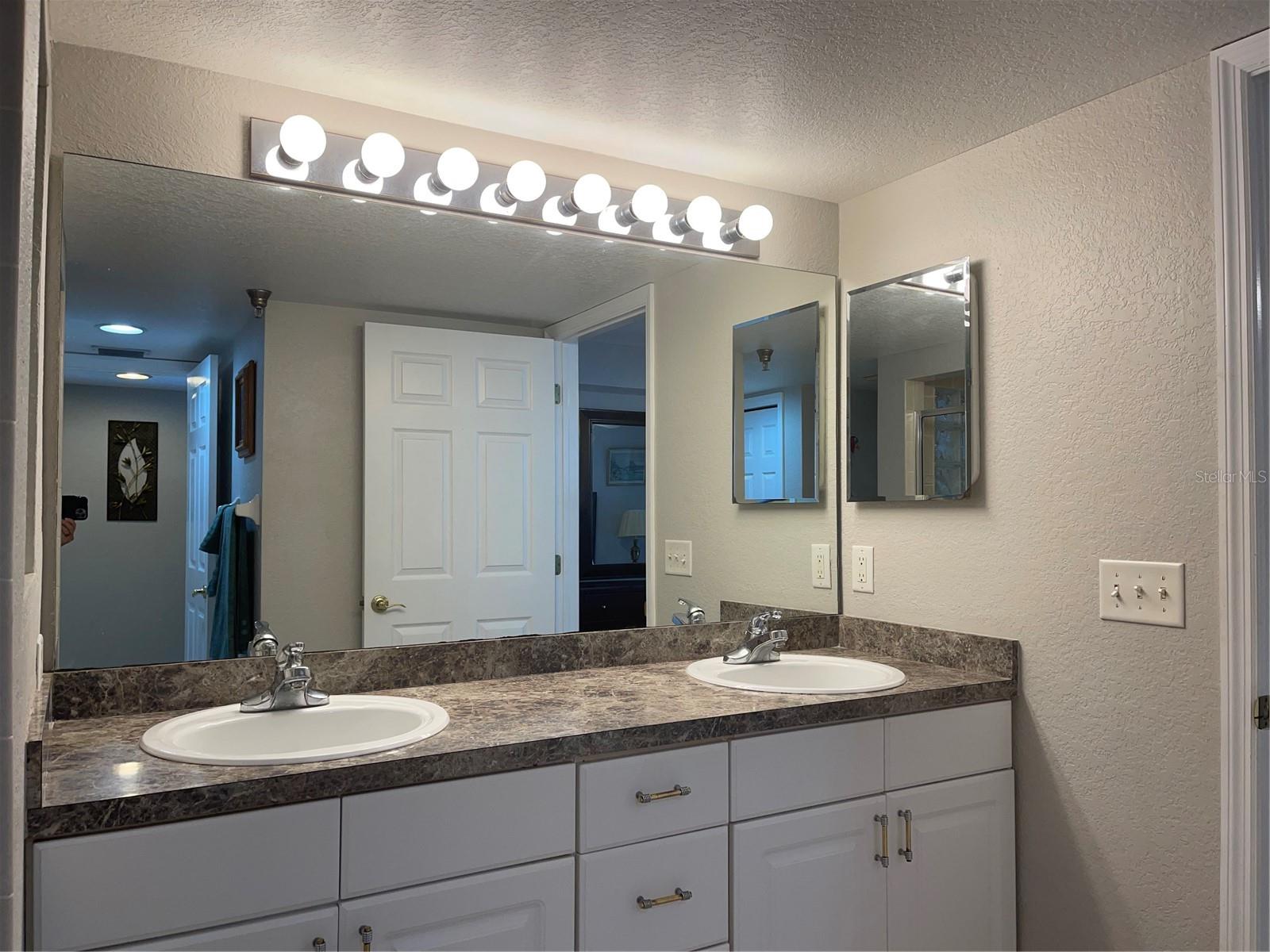 Double vanity in the primary bathroom.