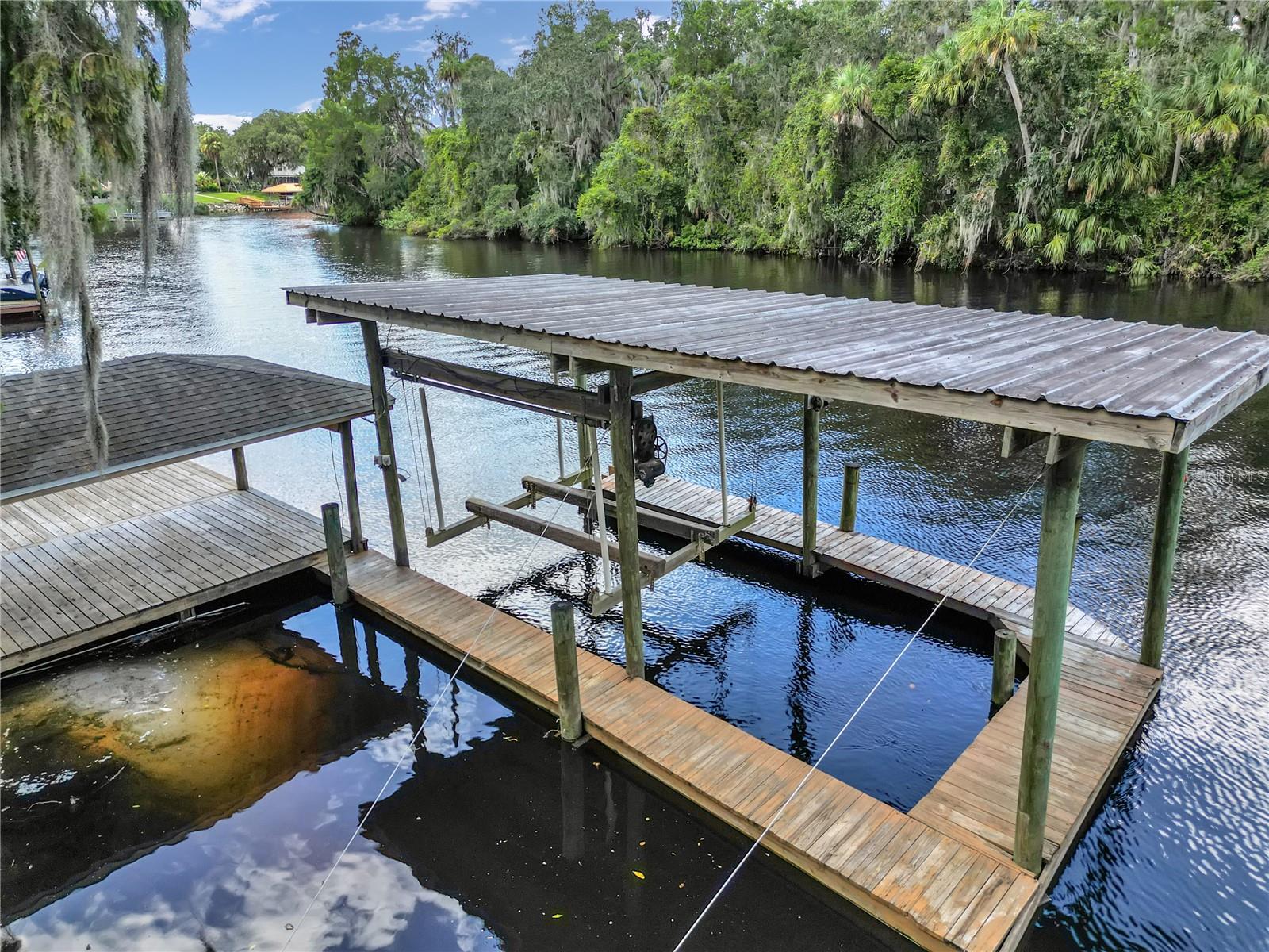 8,000 Lb Boat Lift On Alafia River