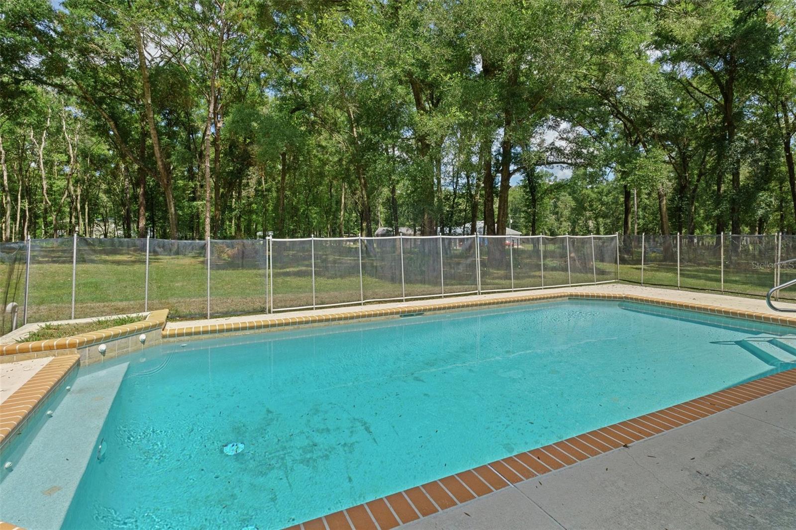 Nice views from your pool float.