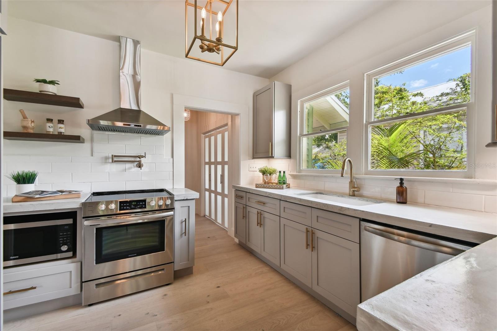 Beautiful kitchen!