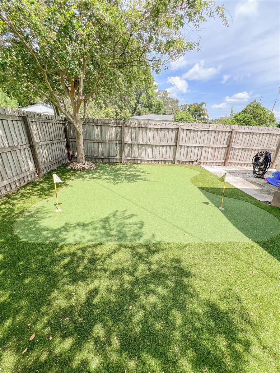 turf putting green