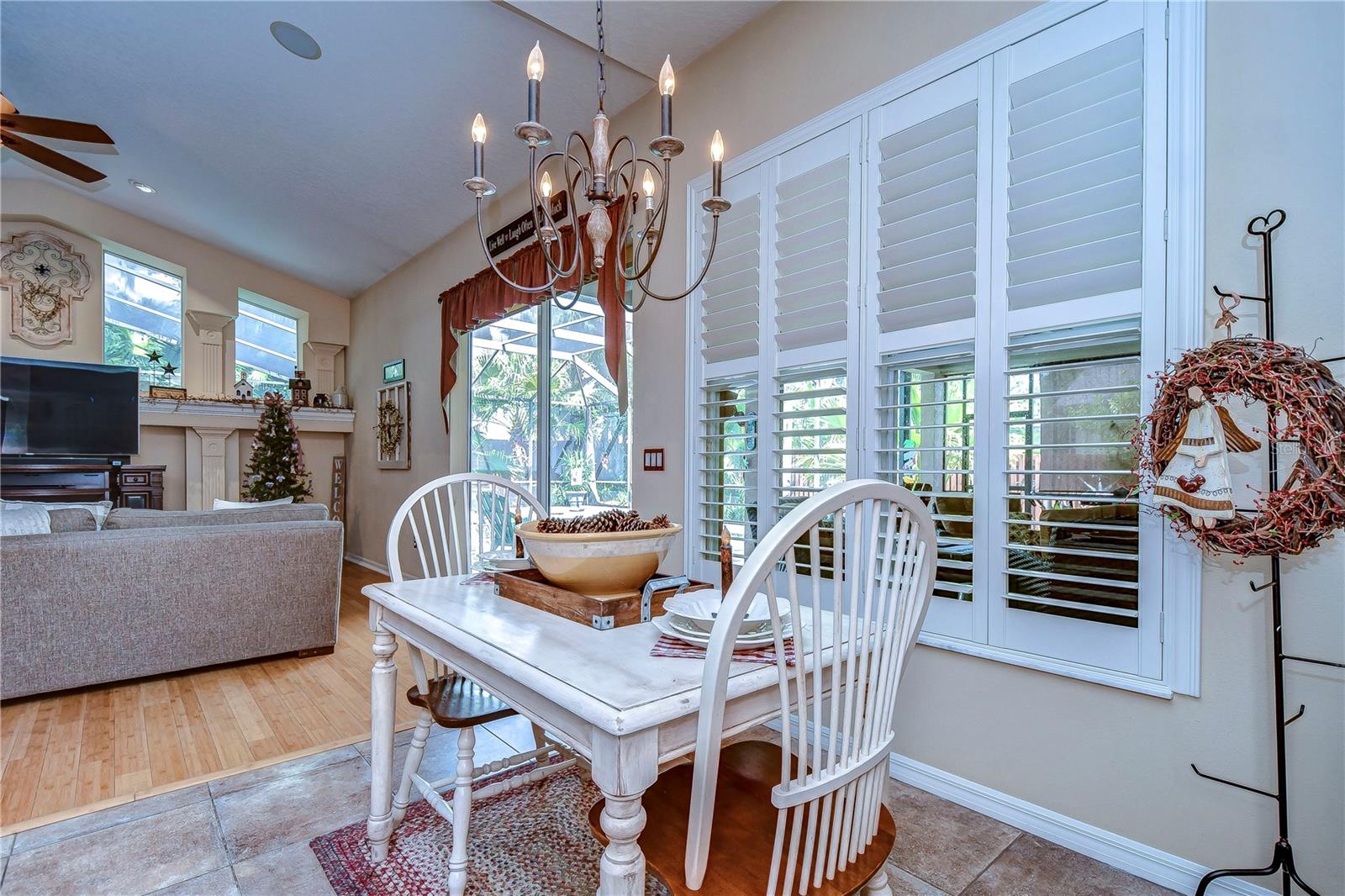 Bright breakfast nook!