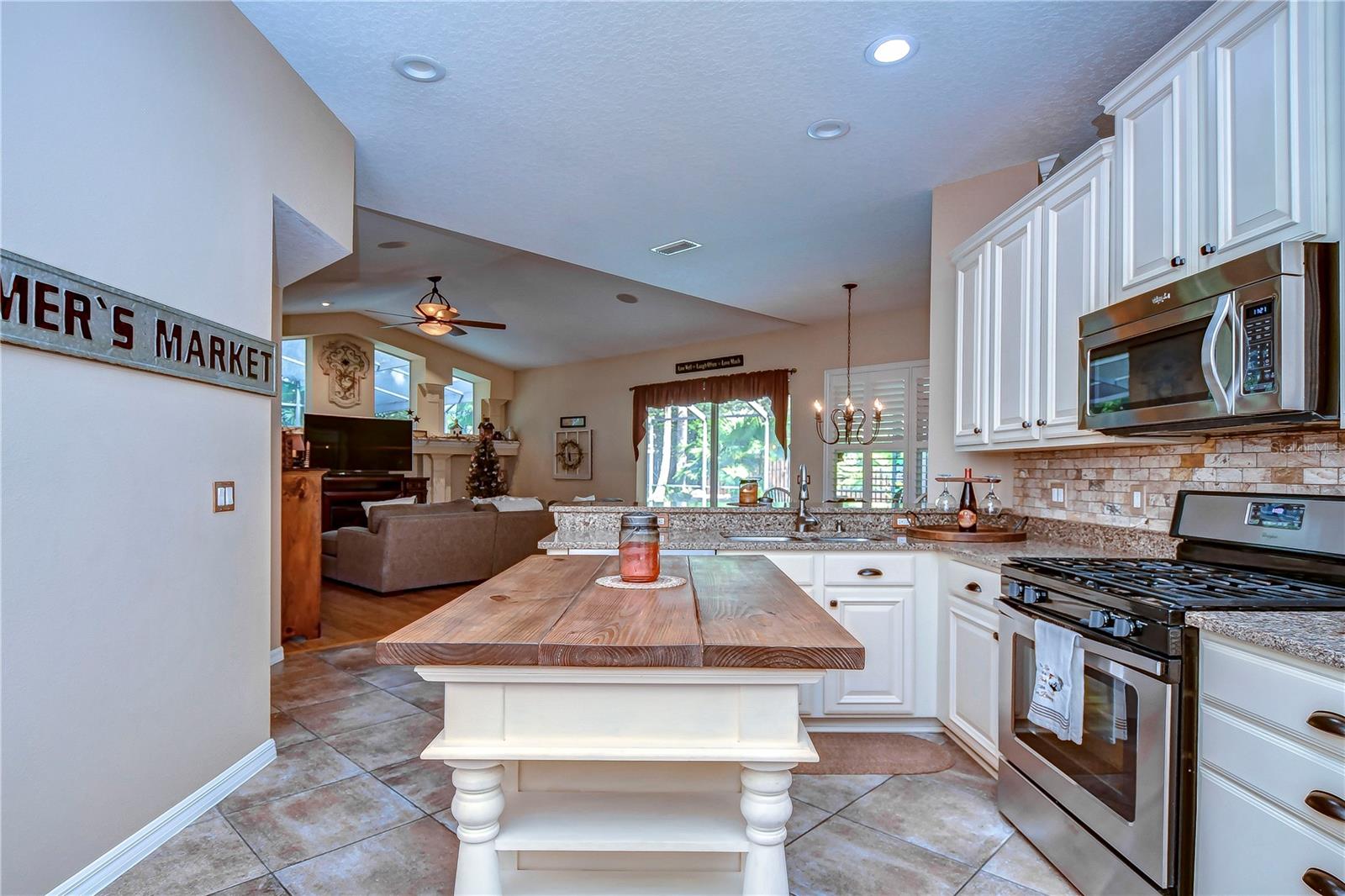 Kitchen boasts an open concept design!