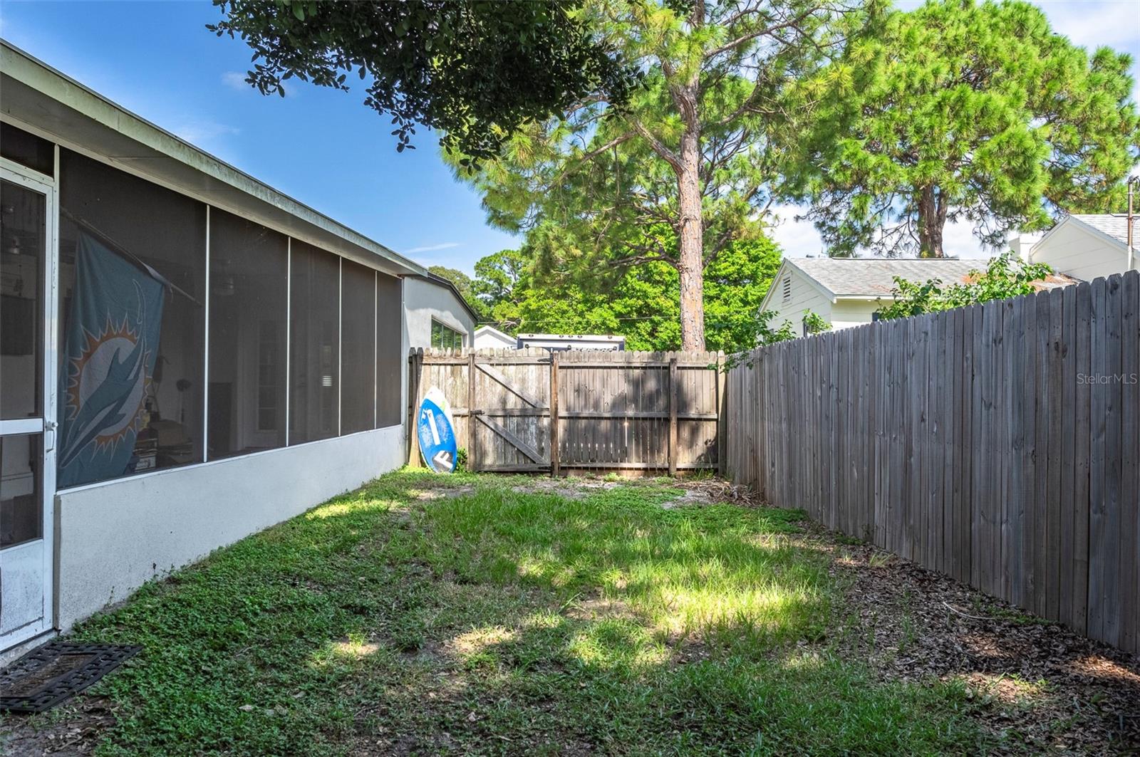 Room for RV or Boat in Side Yard