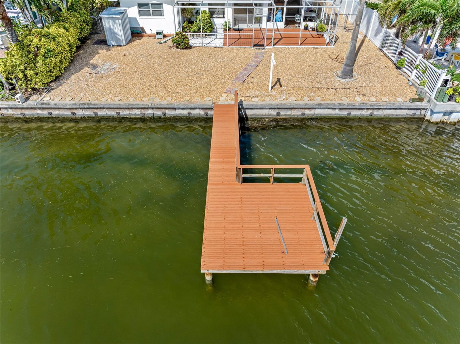 Large entertaining area on dock.