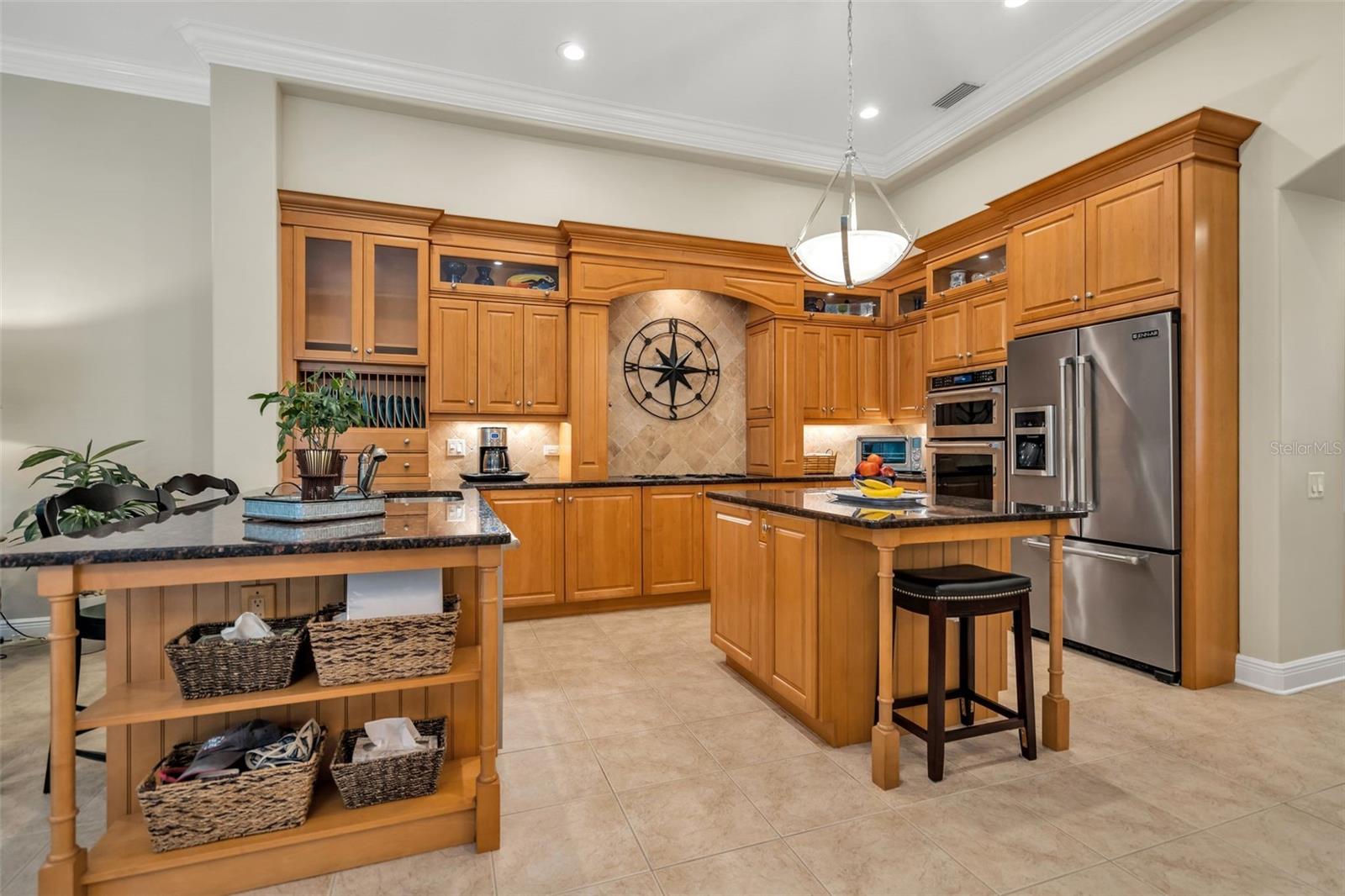 Kitchen w/ Custom Upgrades