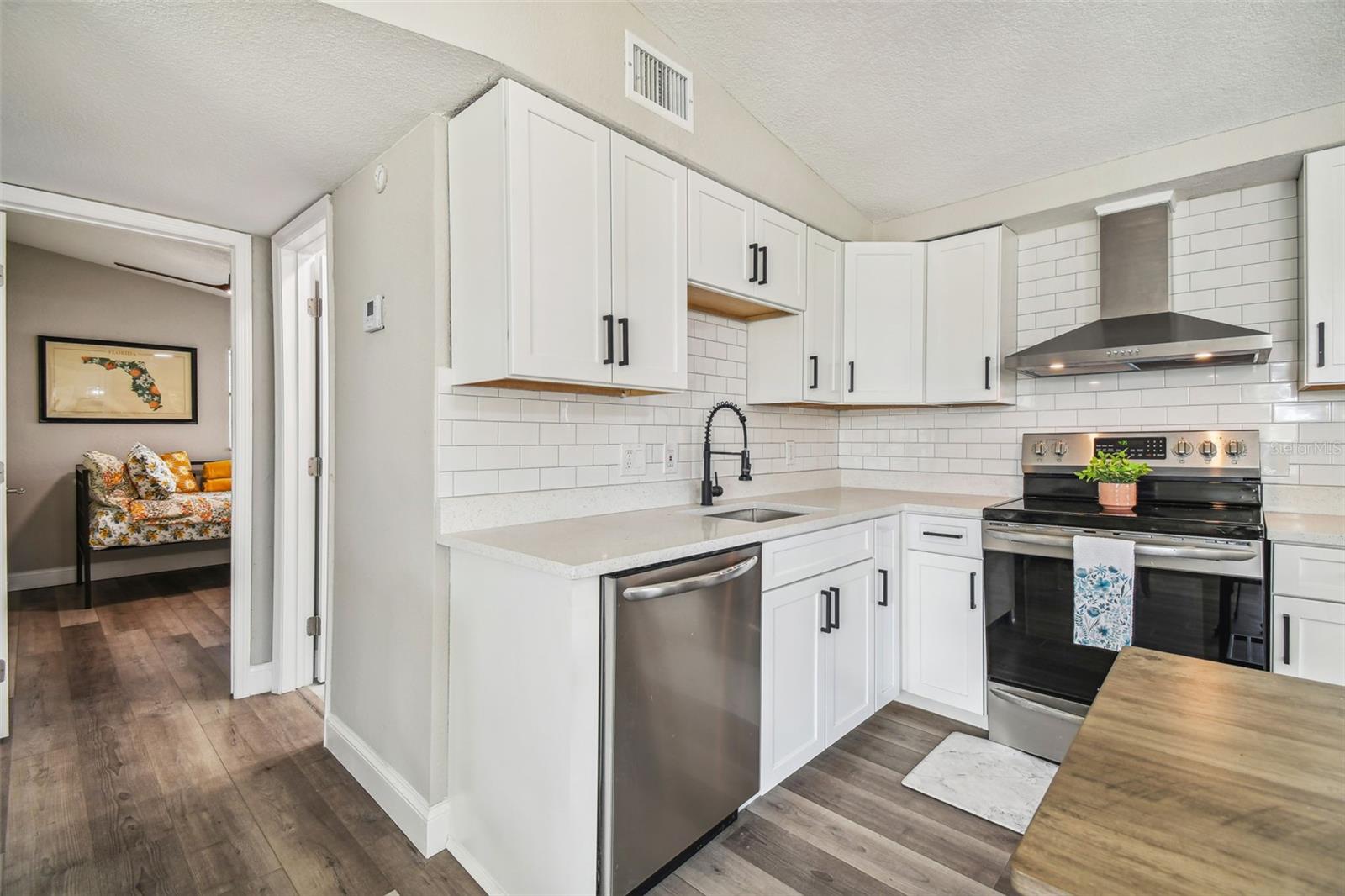 hallway to 2 bedrooms