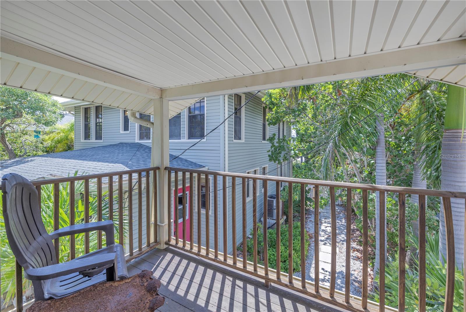 Upstairs duplex balcony