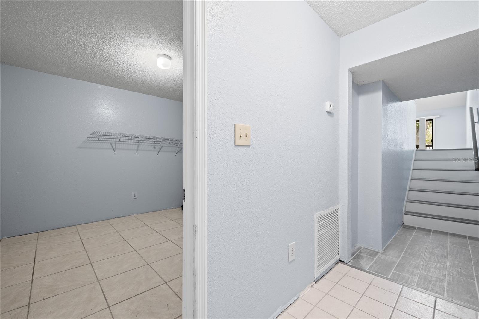 Laundry/utility to entry way