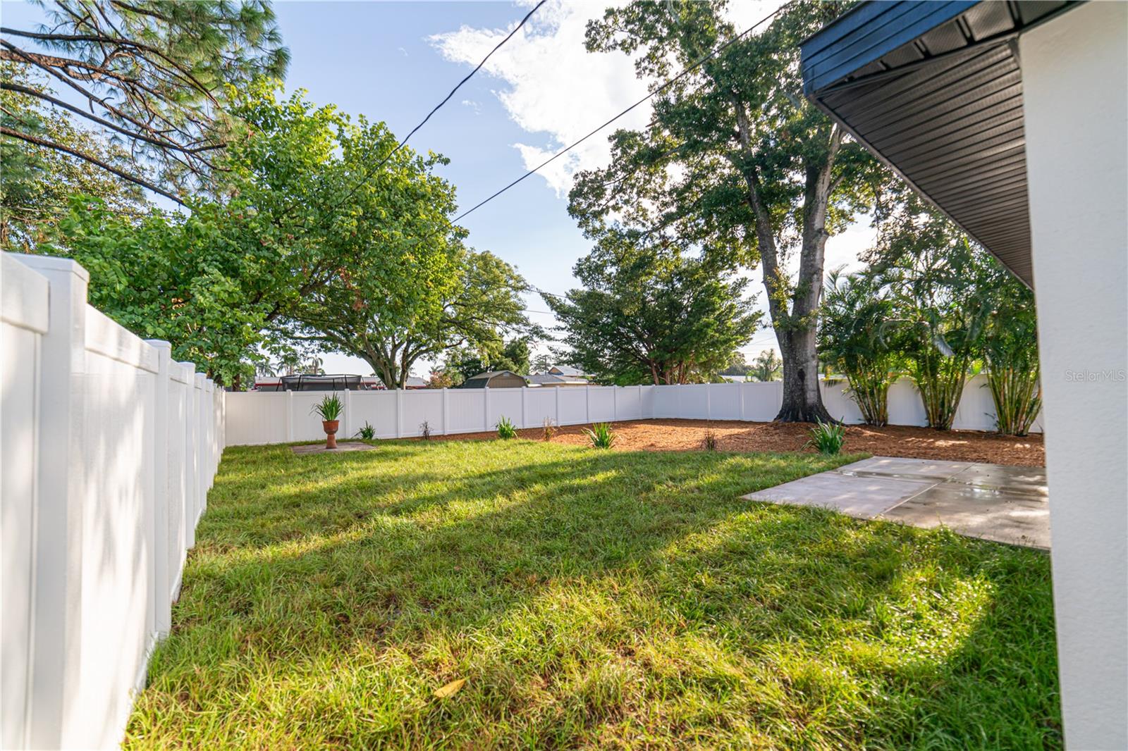 Beautiful, HUGE, Low Maintenance Backyard