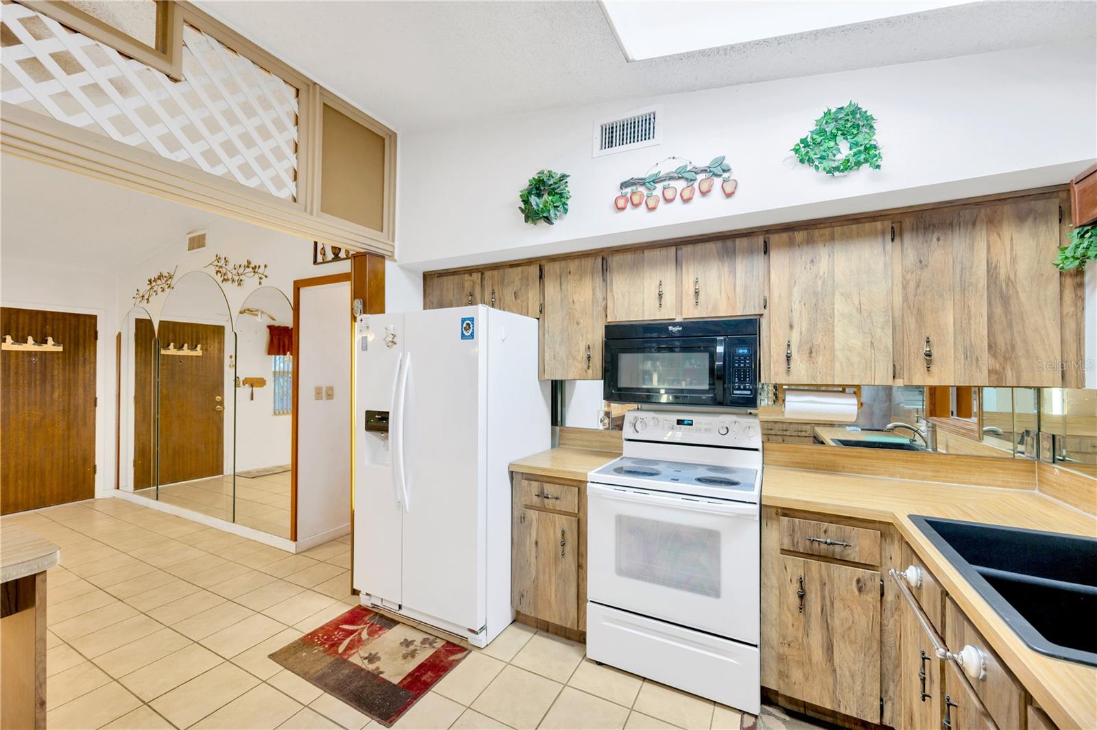 Kitchen/Formal Dining