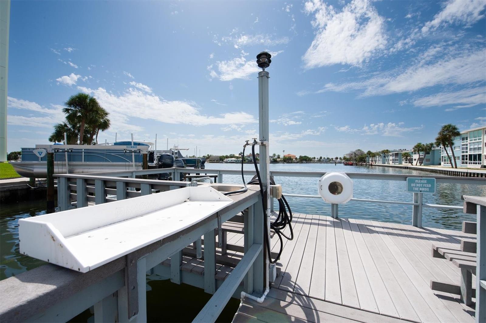 Fishing dock