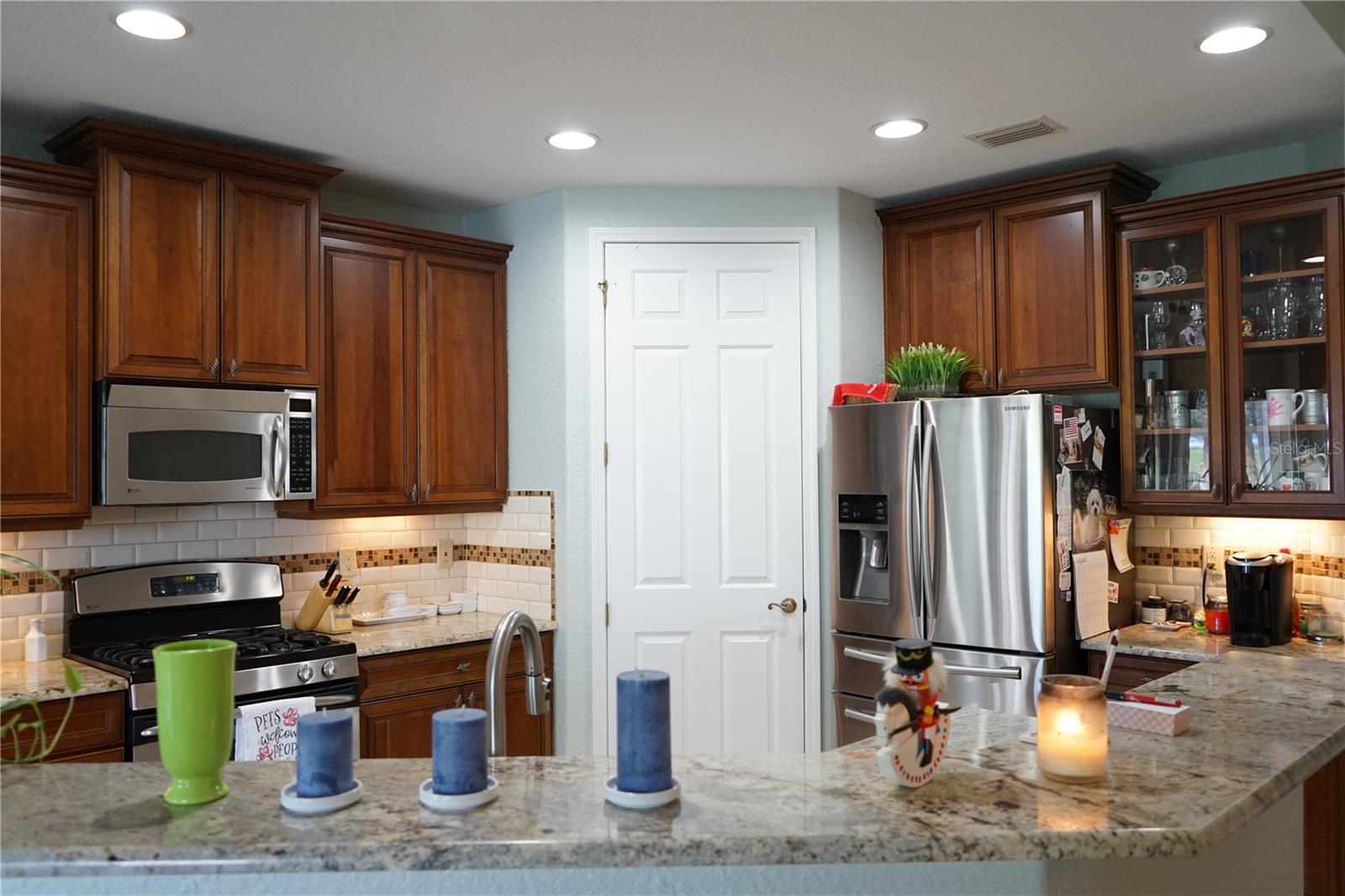 corner built in pantry