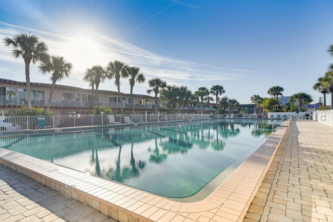 Largest Community Pool in Pinellas County!