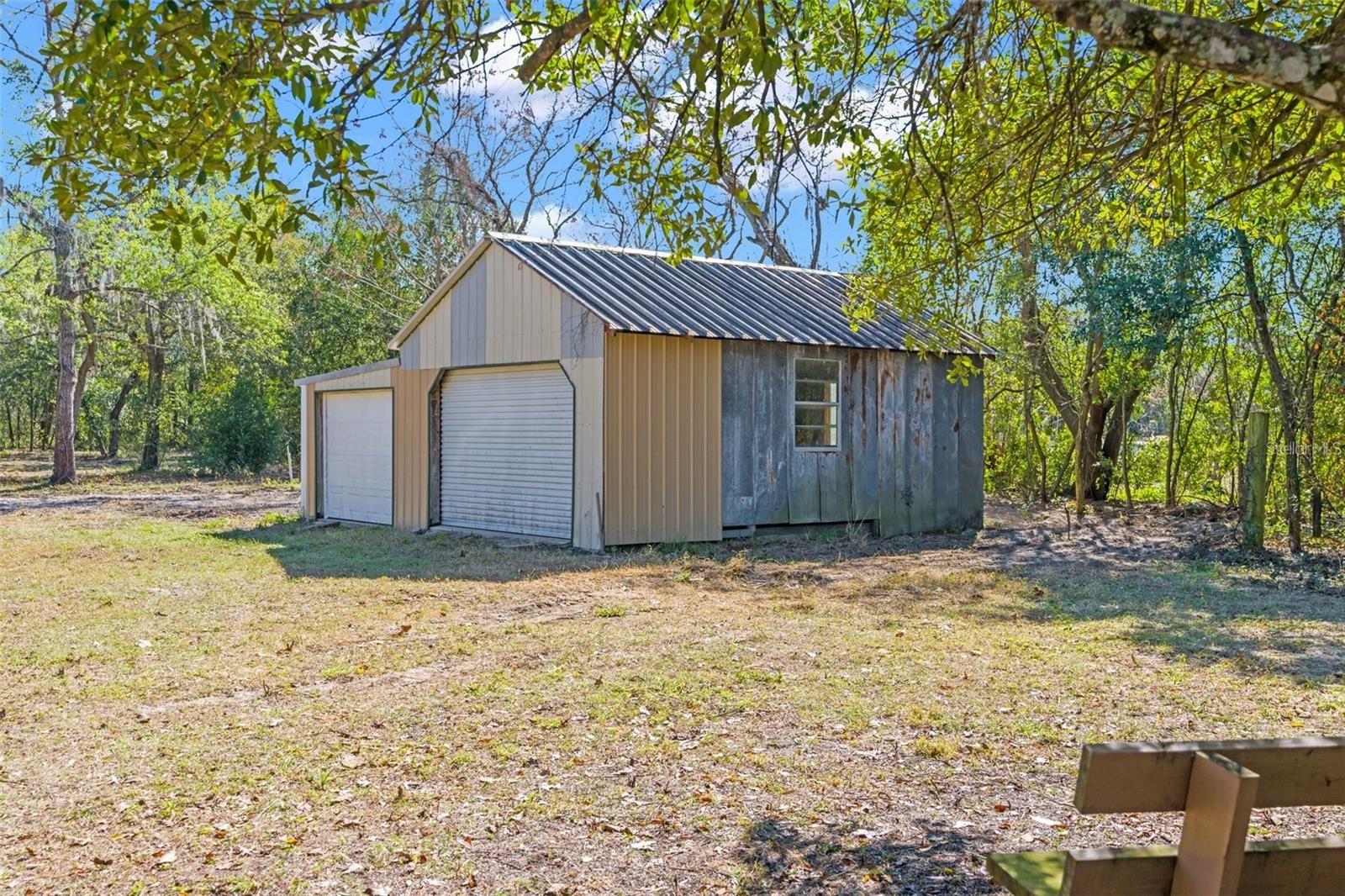 Large 3 car garage/workshop