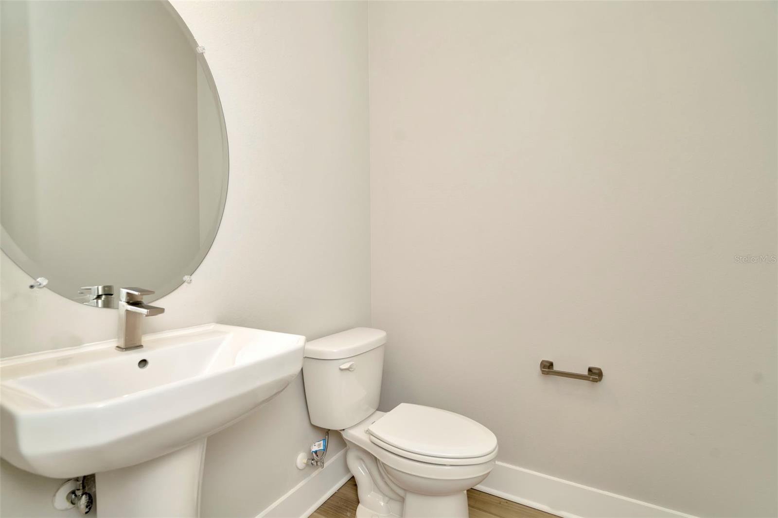 Powder room 1st Floor