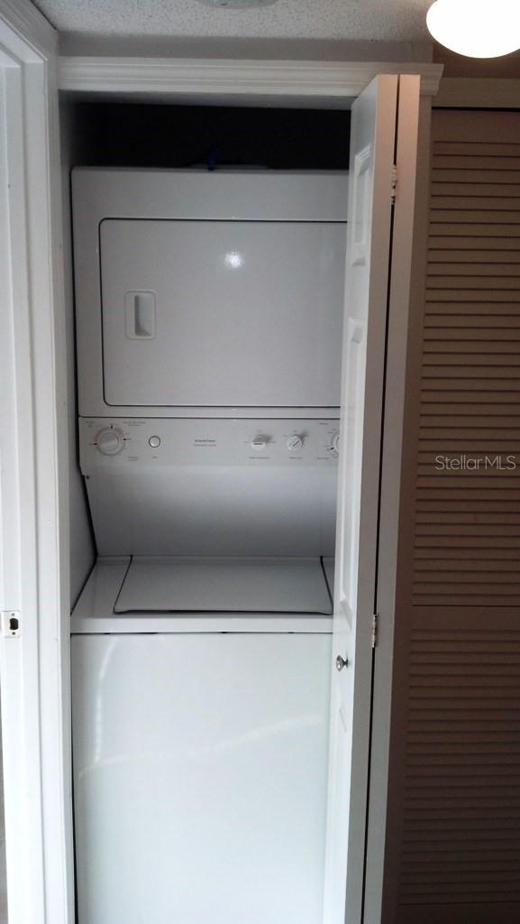 Interior Full Size Washer/Dryer