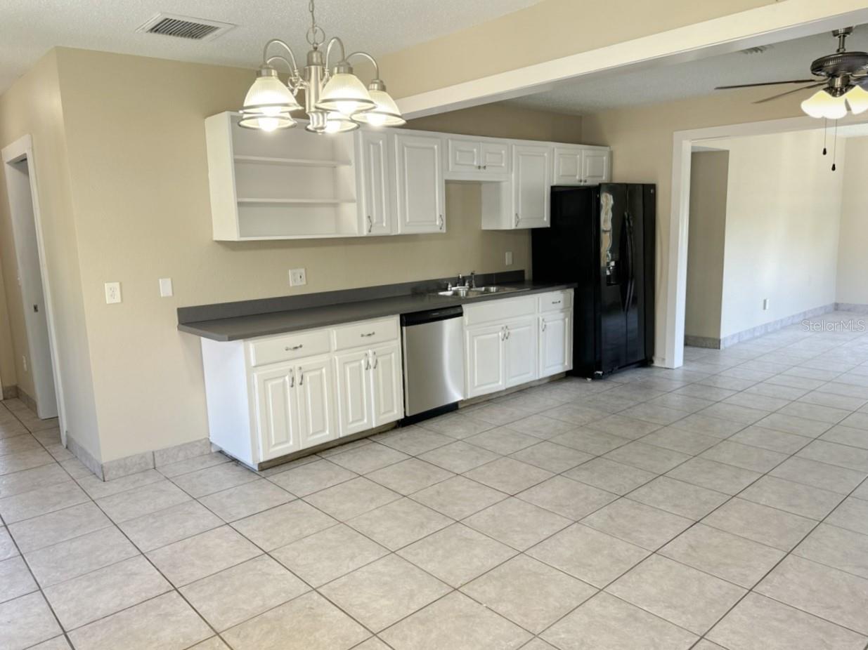 dining area / kitchen