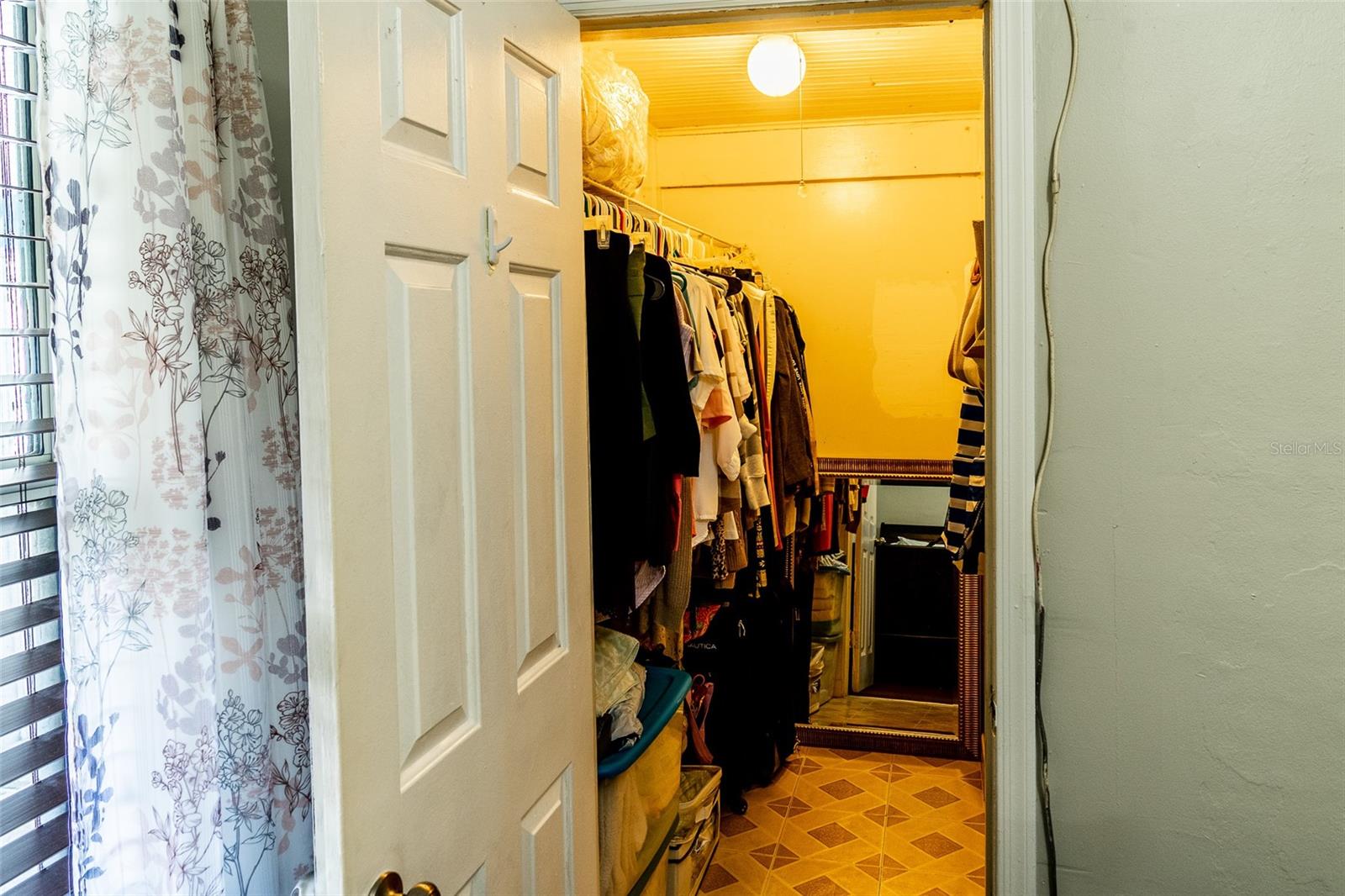 Walk-in Closet