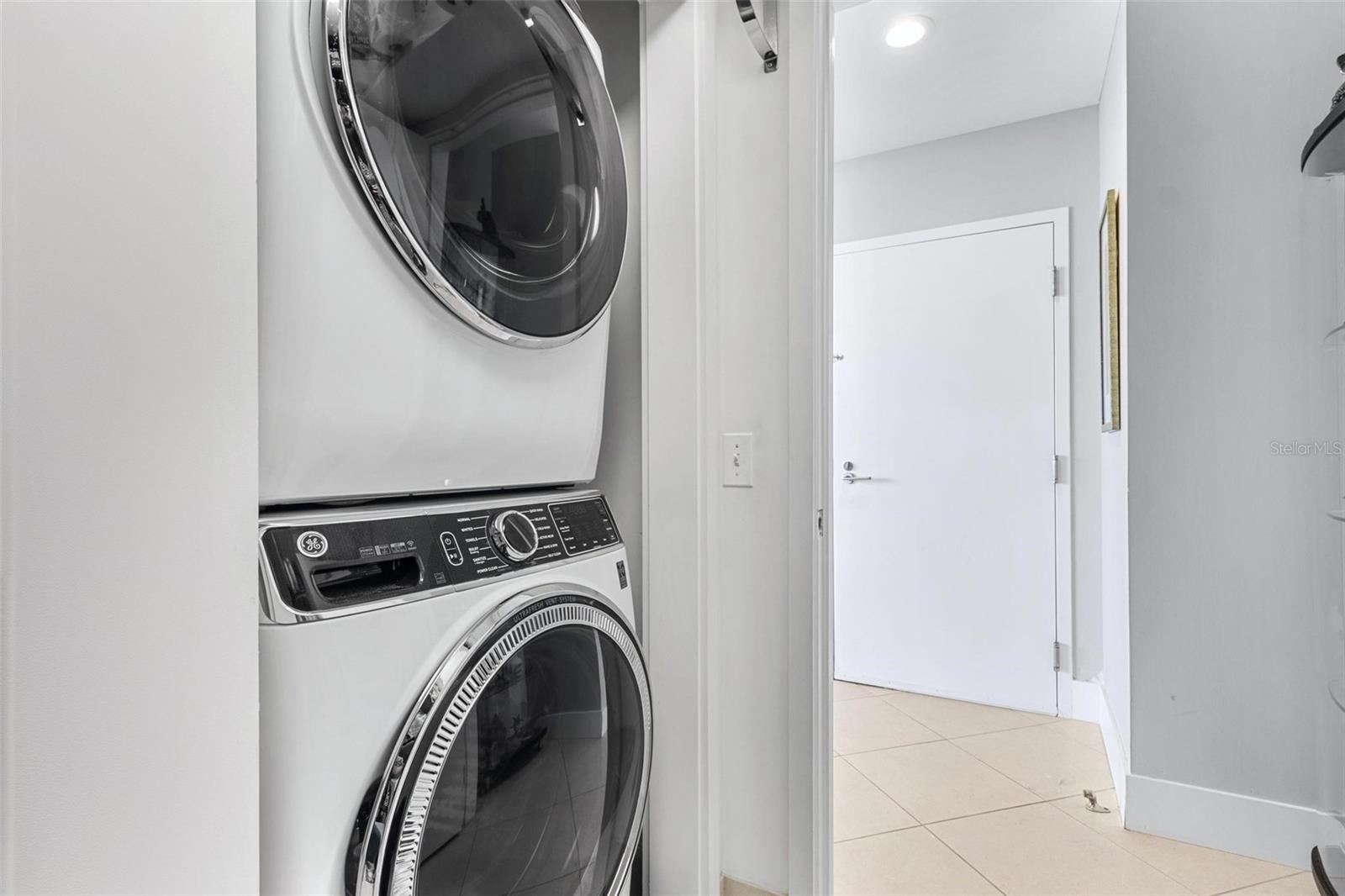 High end, large washer/dryer with extra features and technology makes laundry a breeze!