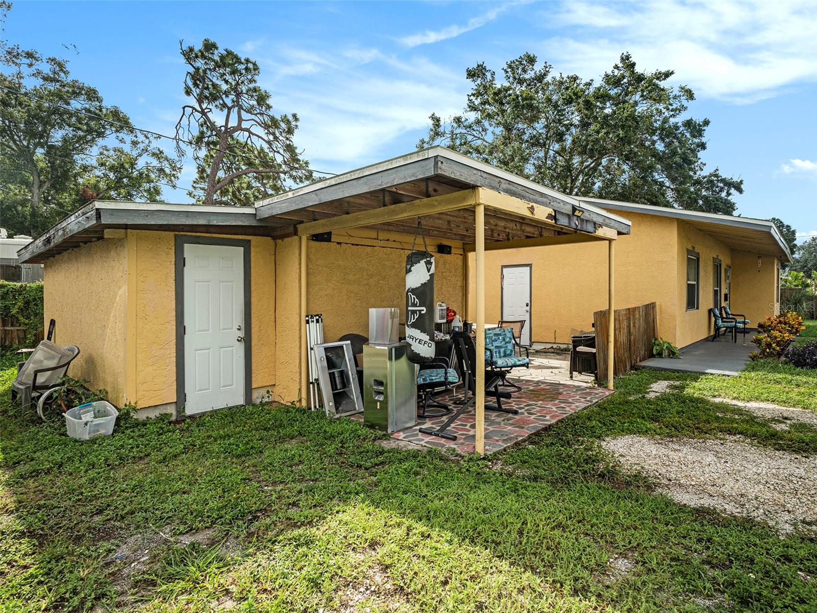 Duplex entry shed