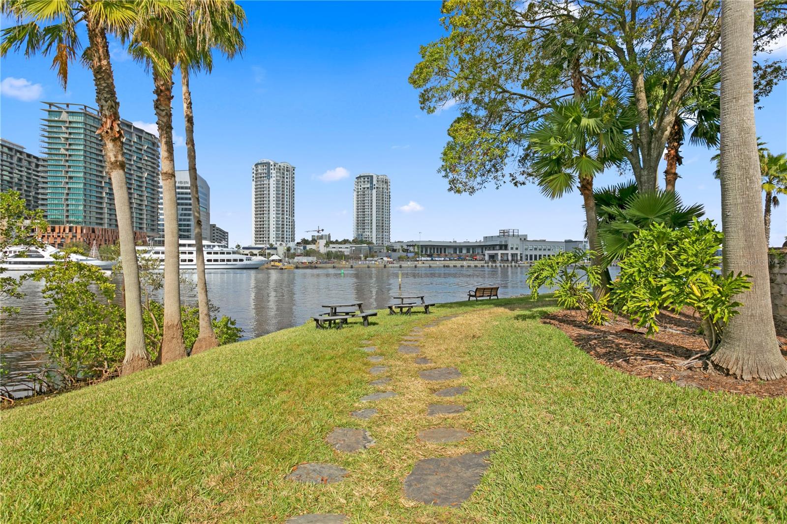 Lovely community access to the water for kayaks or paddle boards