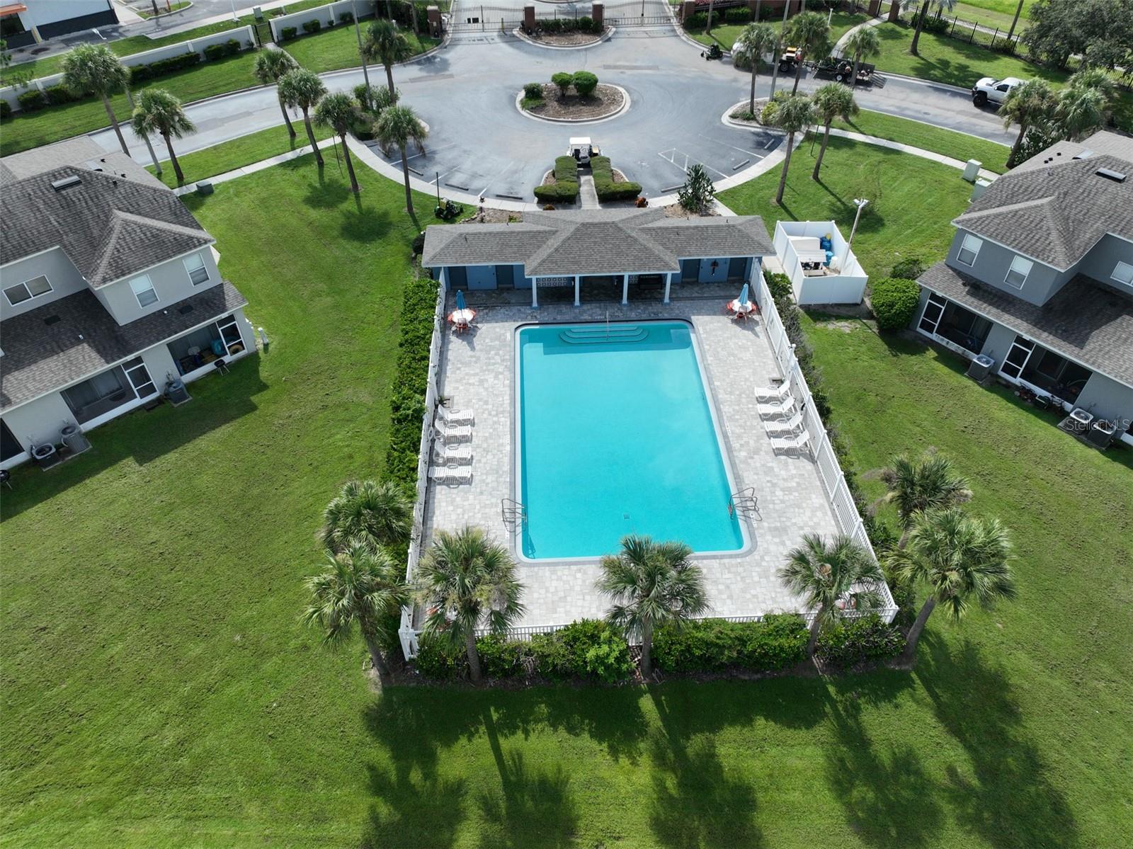 FLORIDA LIVESTYLE COMMUNITY POOL.