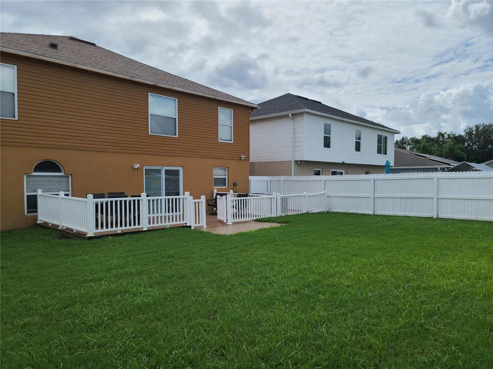 Large Fully Fenced back yard.