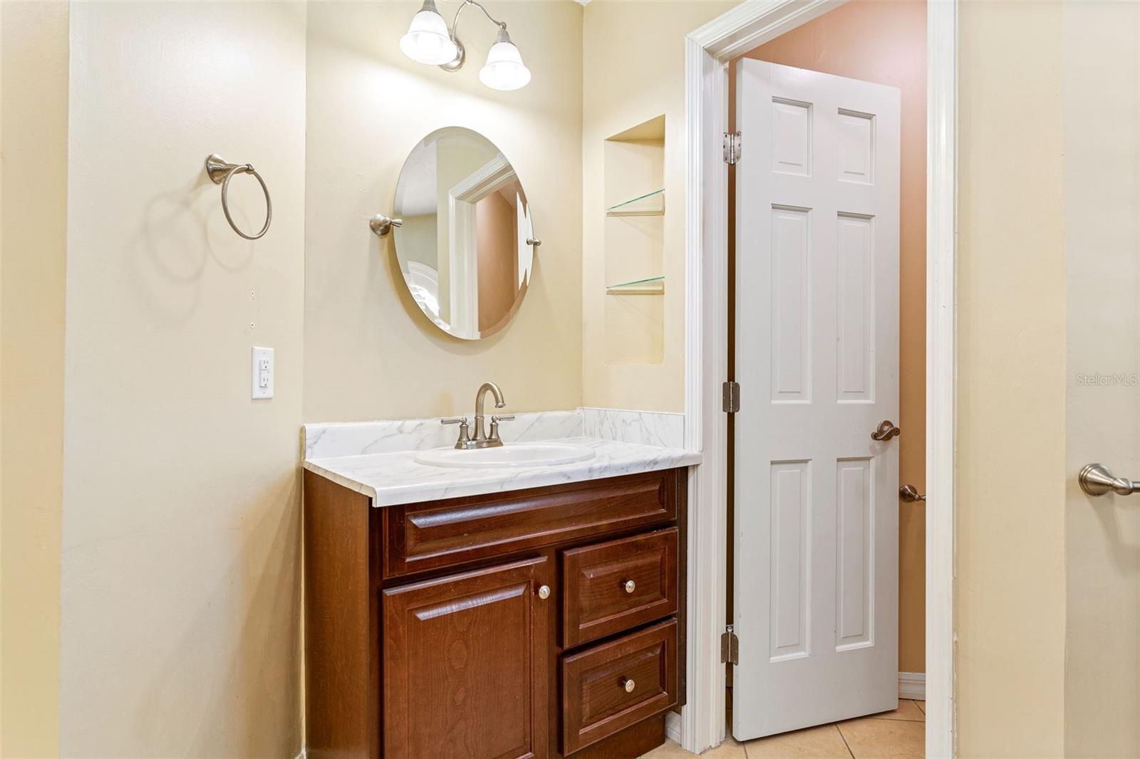 New vanity, sink & faucet