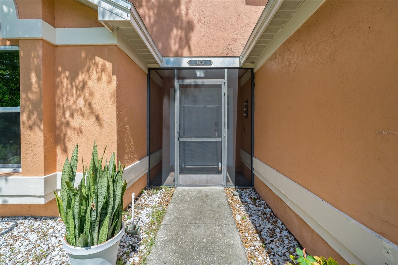 Screened Entryway