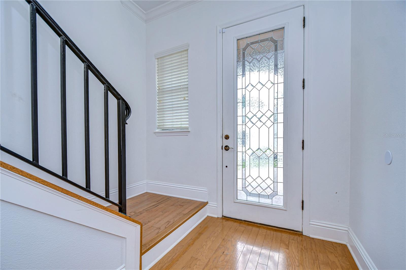 Bright foyer!