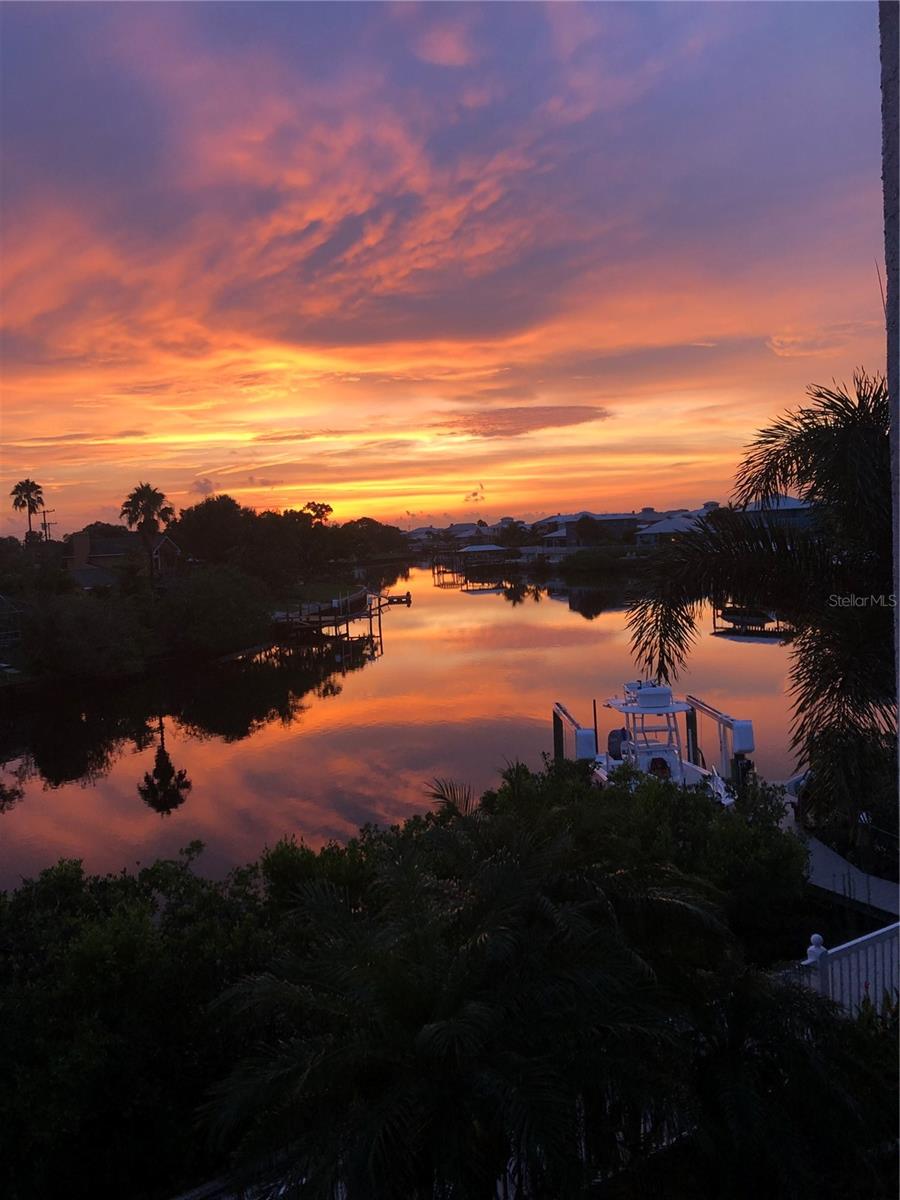 Waterfront property, minutes from Tampa Bay!