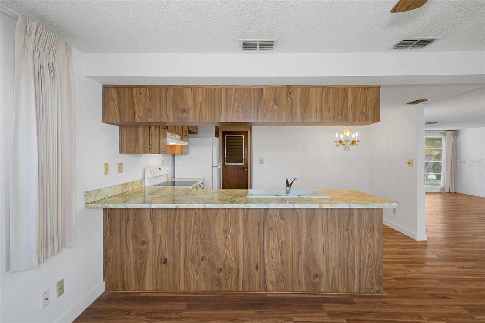 Kitchen Breakfast Bar