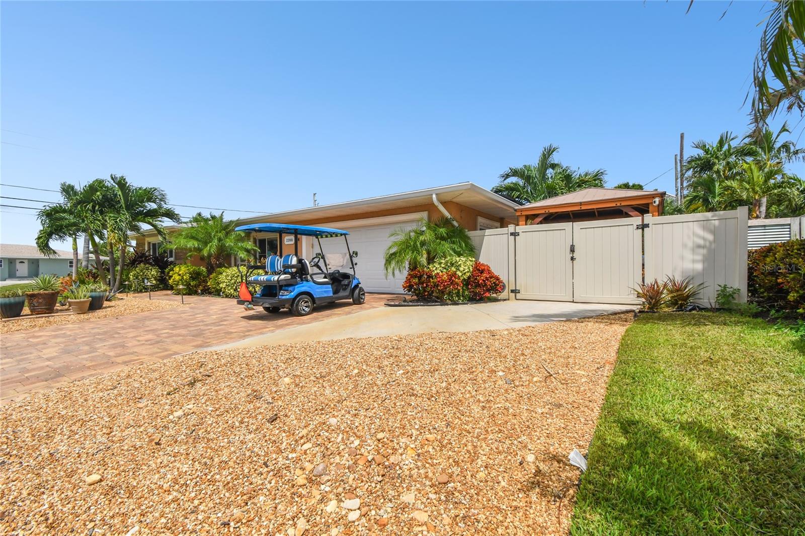 Golf Cart Community, 8 minutes to downtown St Pete,