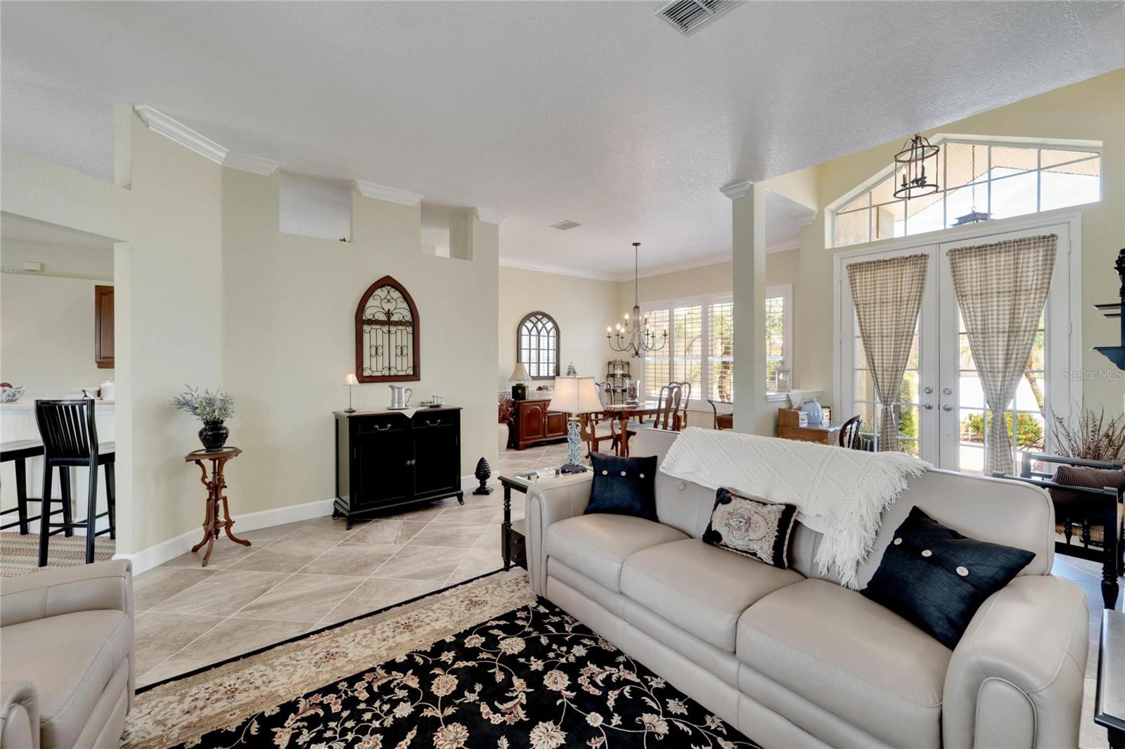 Living/ Dining Room Foyer Exquisite Porcelain Tile