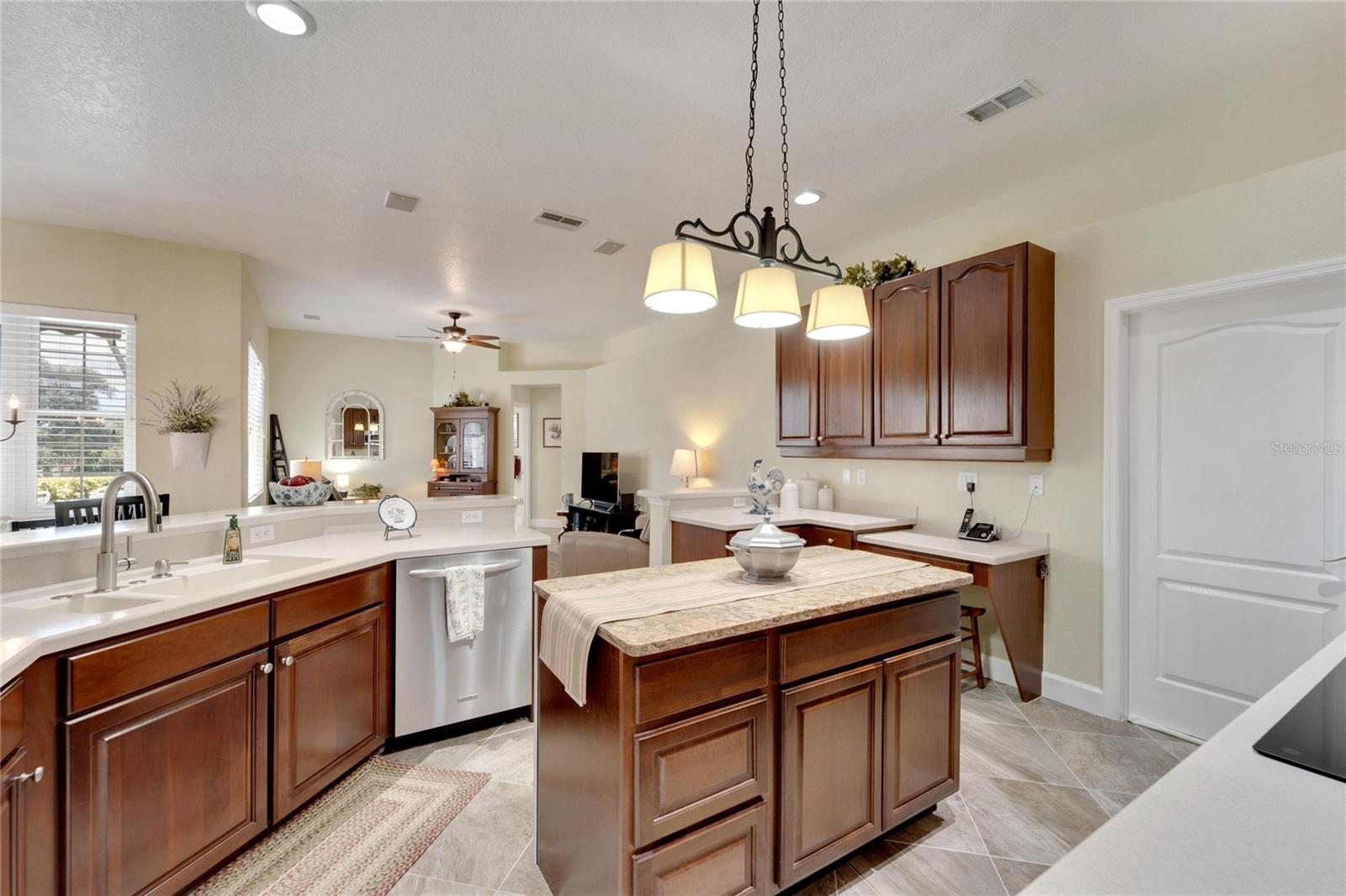 Kitchen, Stainless Steel Appliances