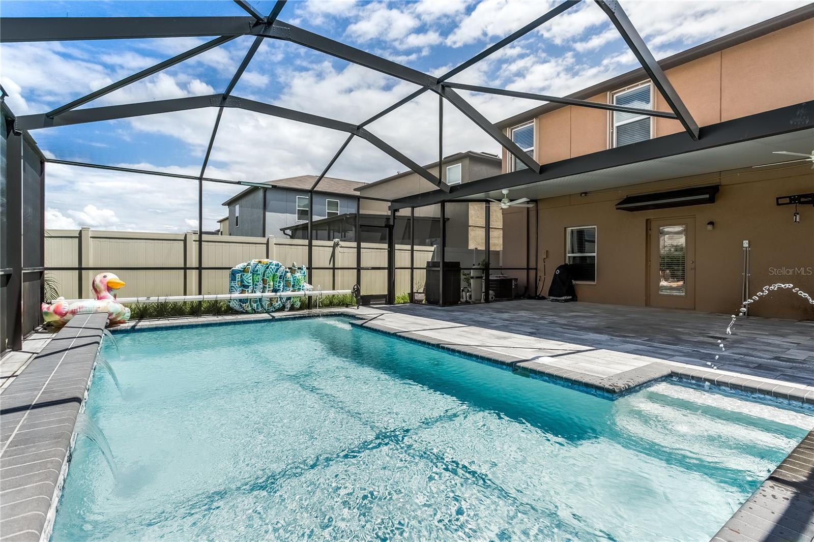 Pool - Patio